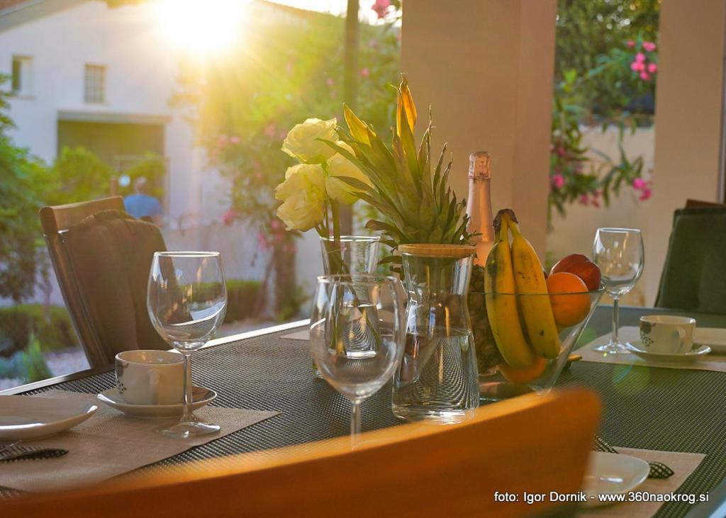 Na Moru With Pool And Sea View Apartma Sveti Petar (Zadar)